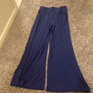 Fabletics women’s small - wide leg - blue pants - elastic waist - pockets